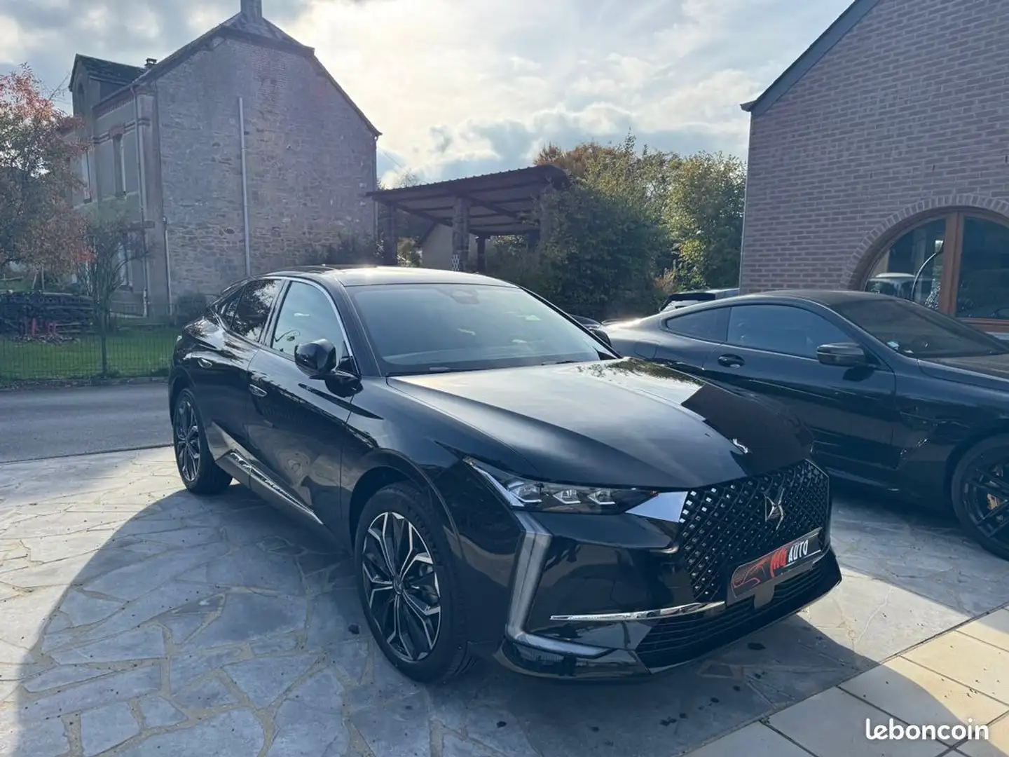 DS Automobiles DS 4 DS4 Antoine de saint exupéry hdi 130 NEUVE GARANTIE 24 MOIS FULL OPTIONS CATALOGUE Toit ouvrant focal hayon cuir ventilé  Noir - 1