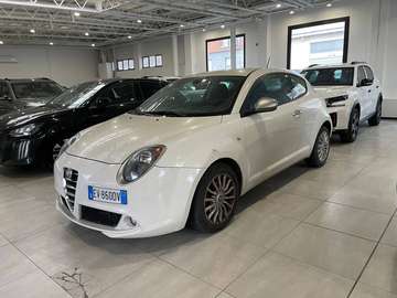 1.3 jtdm 85cv Distinctive CON NAVIGATORE