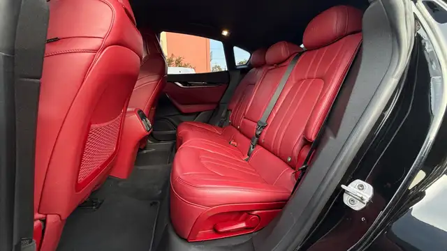 Maserati Levante view 12