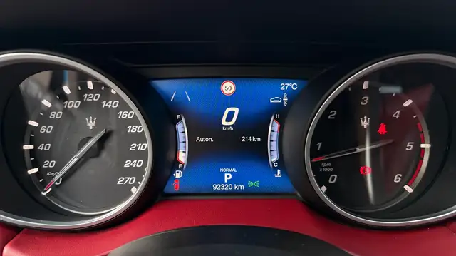 Maserati Levante view 22