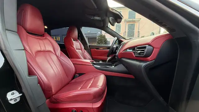 Maserati Levante view 14