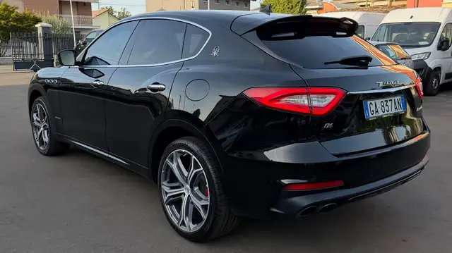 Maserati Levante view 7