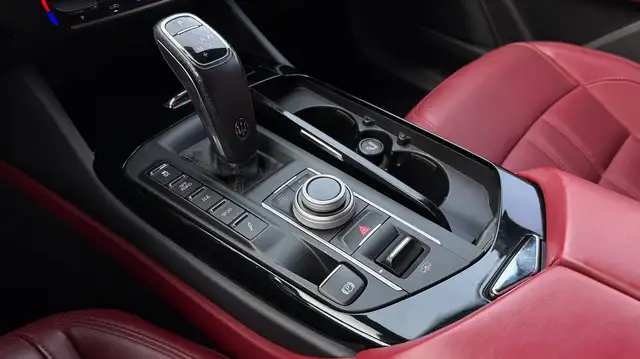 Maserati Levante view 23