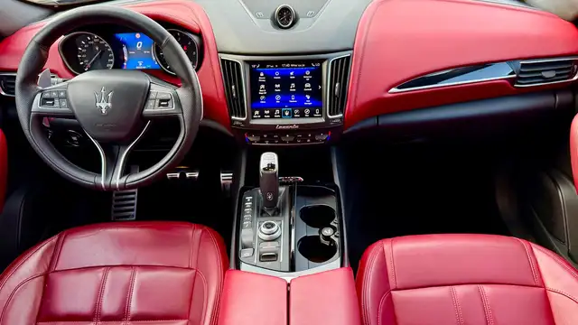 Maserati Levante view 10