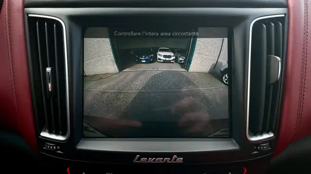 Maserati Levante view 16