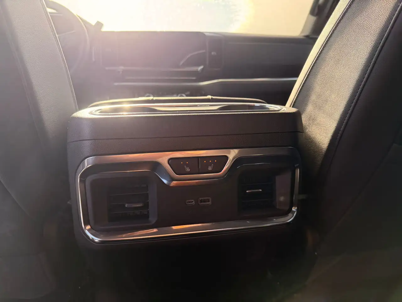 GMC Sierra 3500HD снимка GMC Sierra 3500HD
