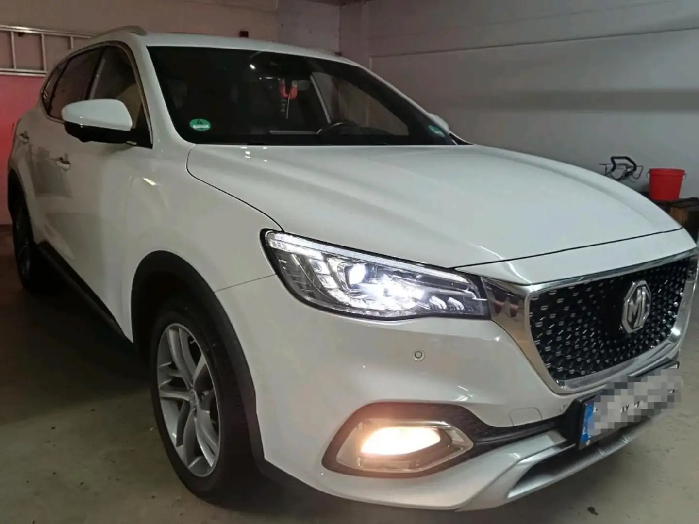 MG EHS EHS PHEV Luxury Weiß - 2