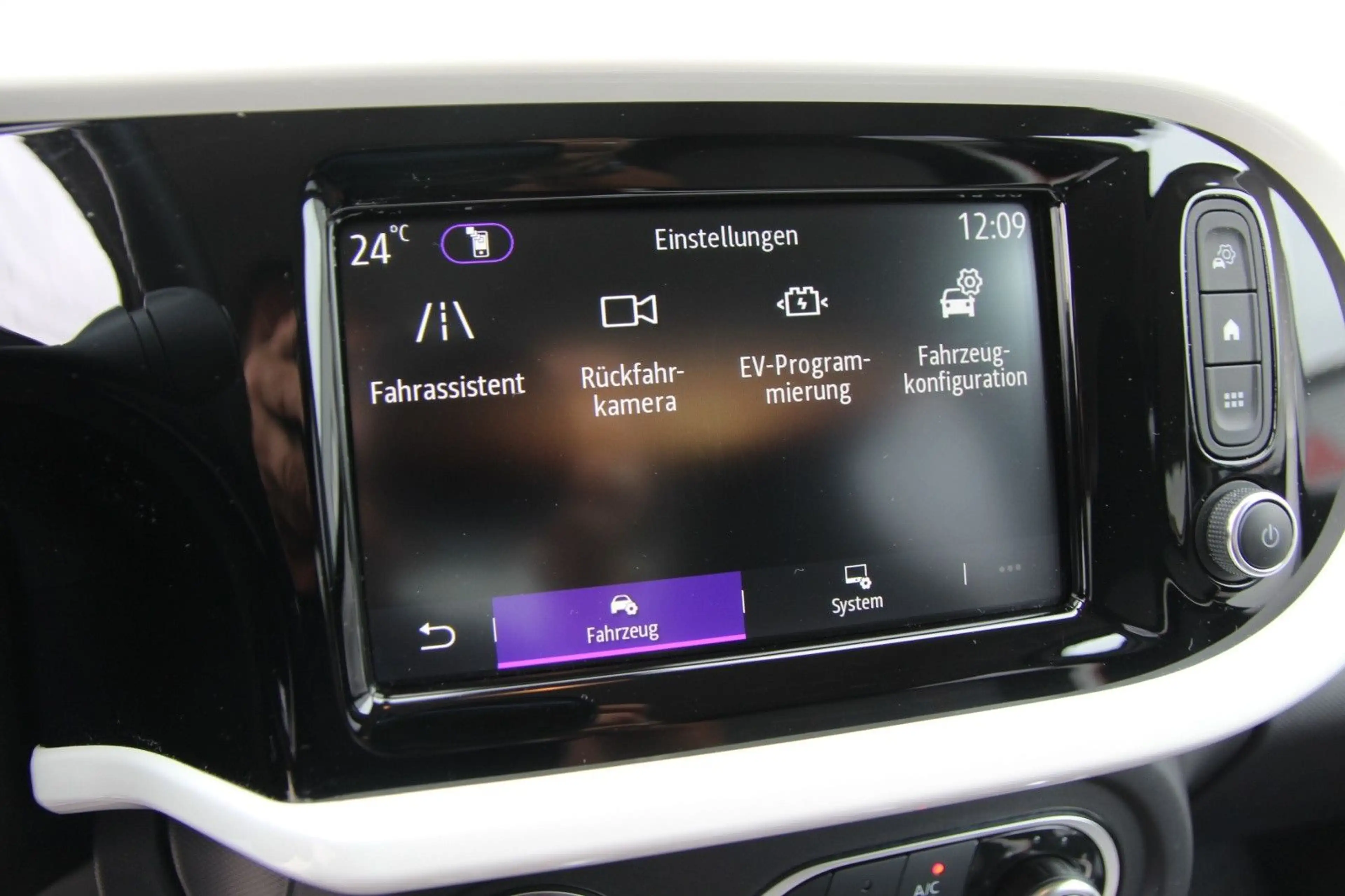 Renault Twingo Vibes Electric/Navi/Kamera/ PDC — photo 14