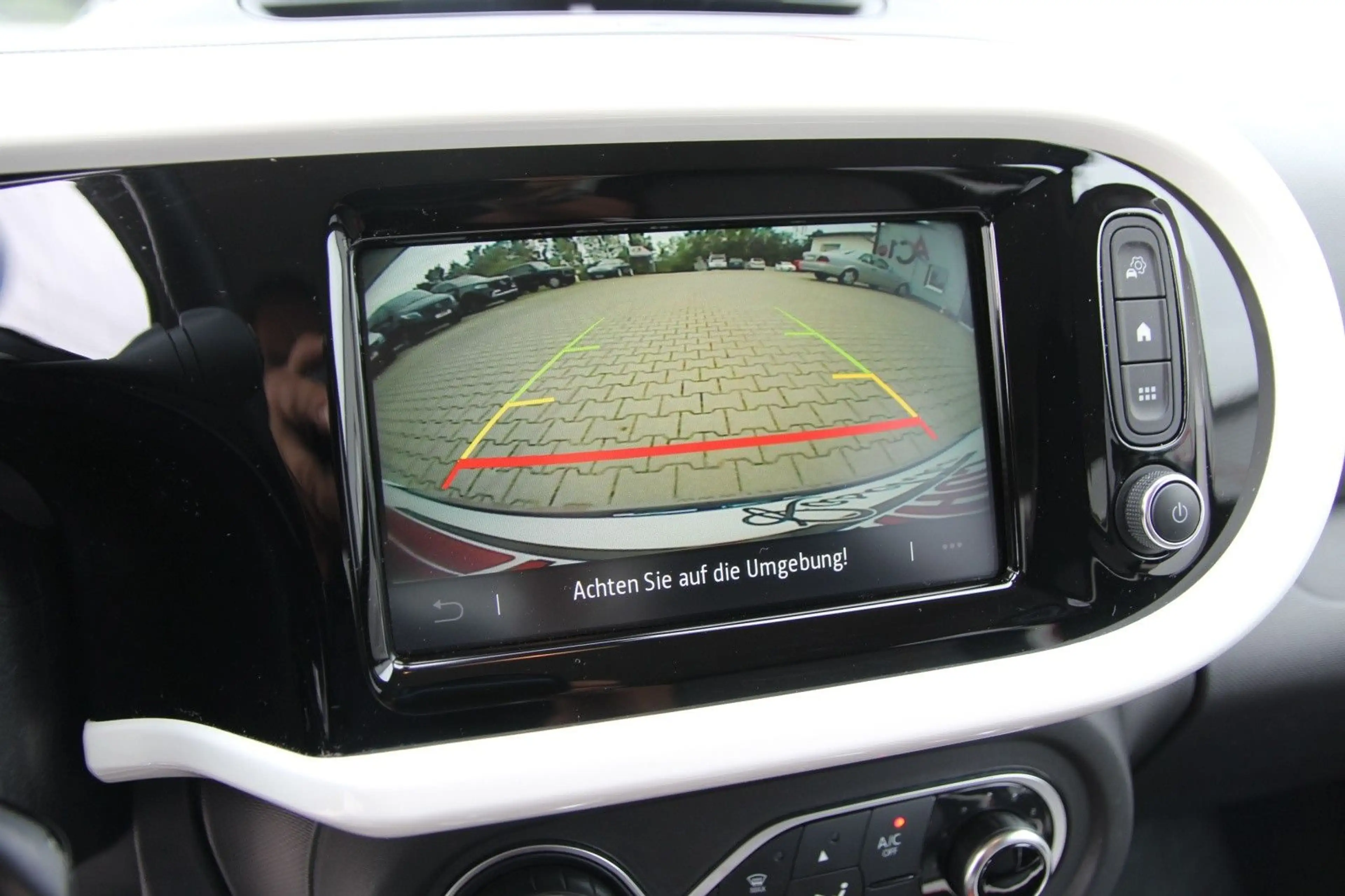 Renault Twingo Vibes Electric/Navi/Kamera/ PDC — photo 11