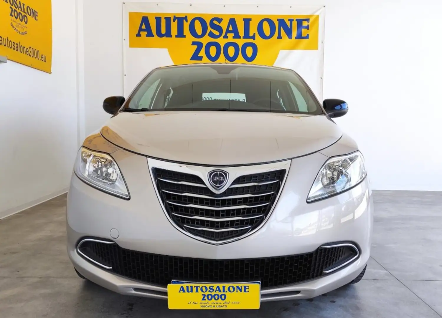 Lancia Ypsilon 1.2 69 CV 5 porte Gold NEOPATENTATI Bronzo - 2