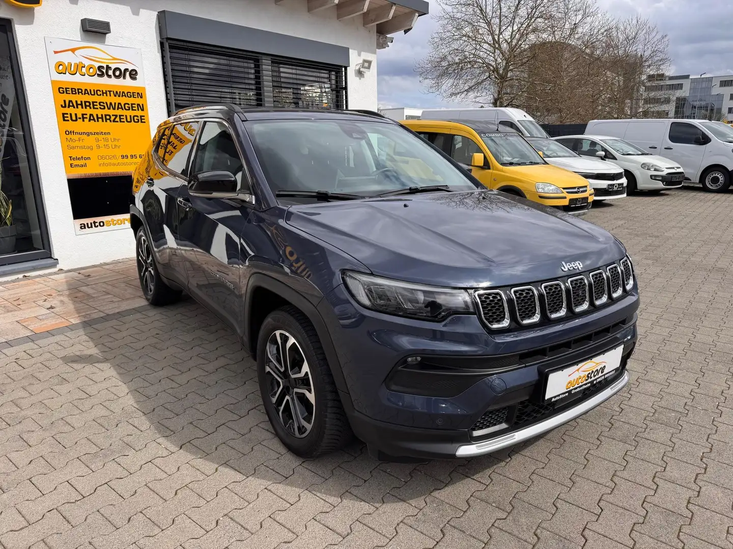 Jeep Compass Limited FWD 1.3 MultiAir 110 kW (150 PS), Autom... Blau - 2