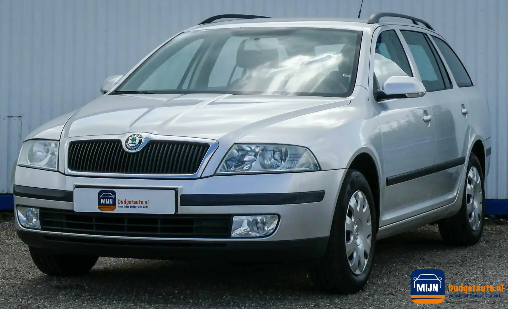 Skoda Octavia Combi 1.6 Ambiente Grigio - 1