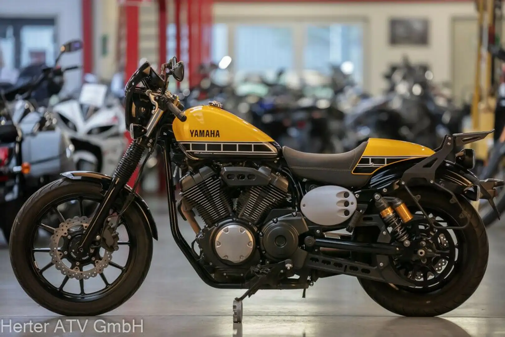 Yamaha XVS 950 R Giallo - 1