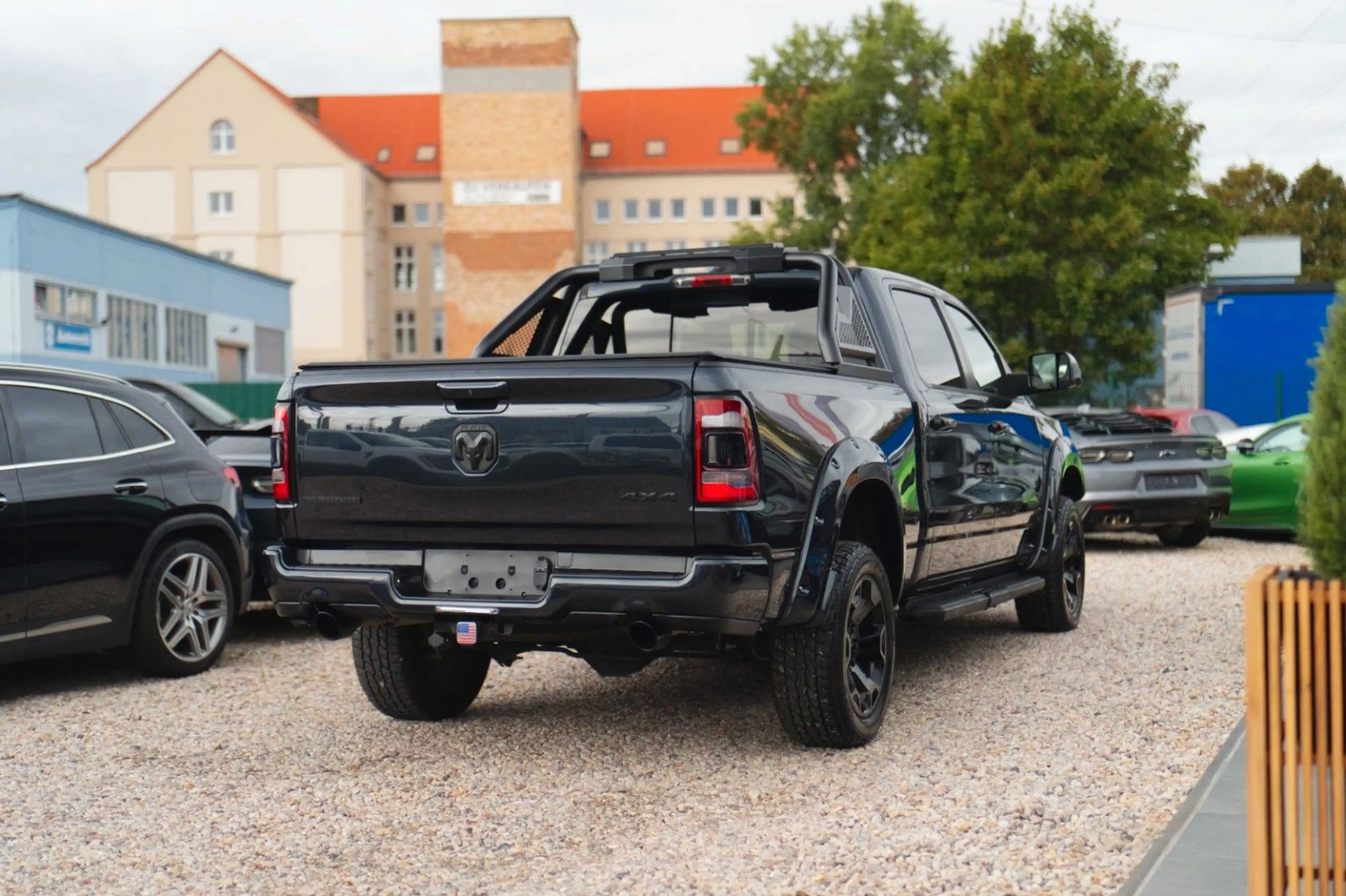 Dodge RAM 5.7 V8 HEMI 4x4 OFFROAD Night-Paket LONGBED — photo 4