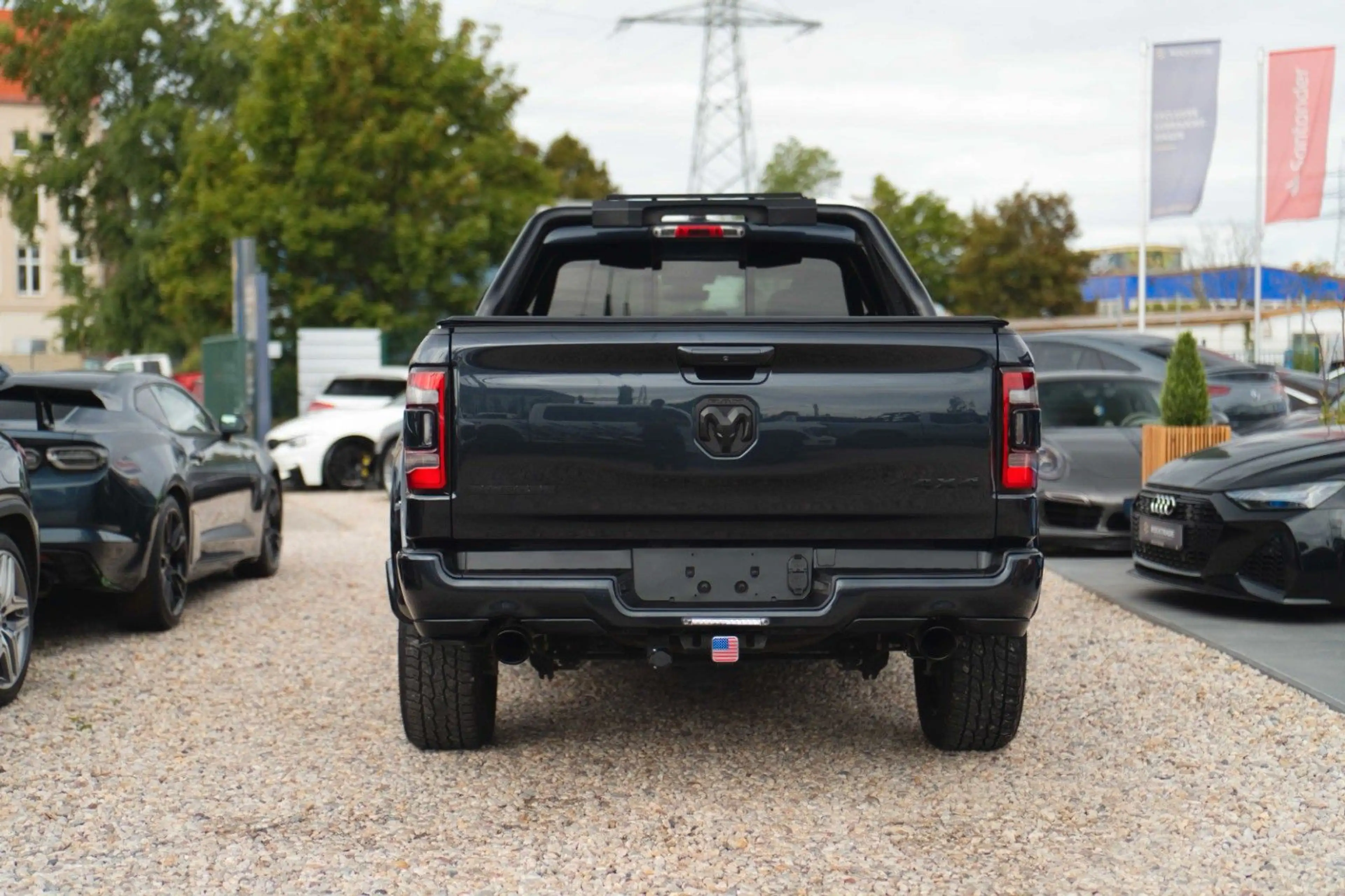 Dodge RAM 5.7 V8 HEMI 4x4 OFFROAD Night-Paket LONGBED — photo 6