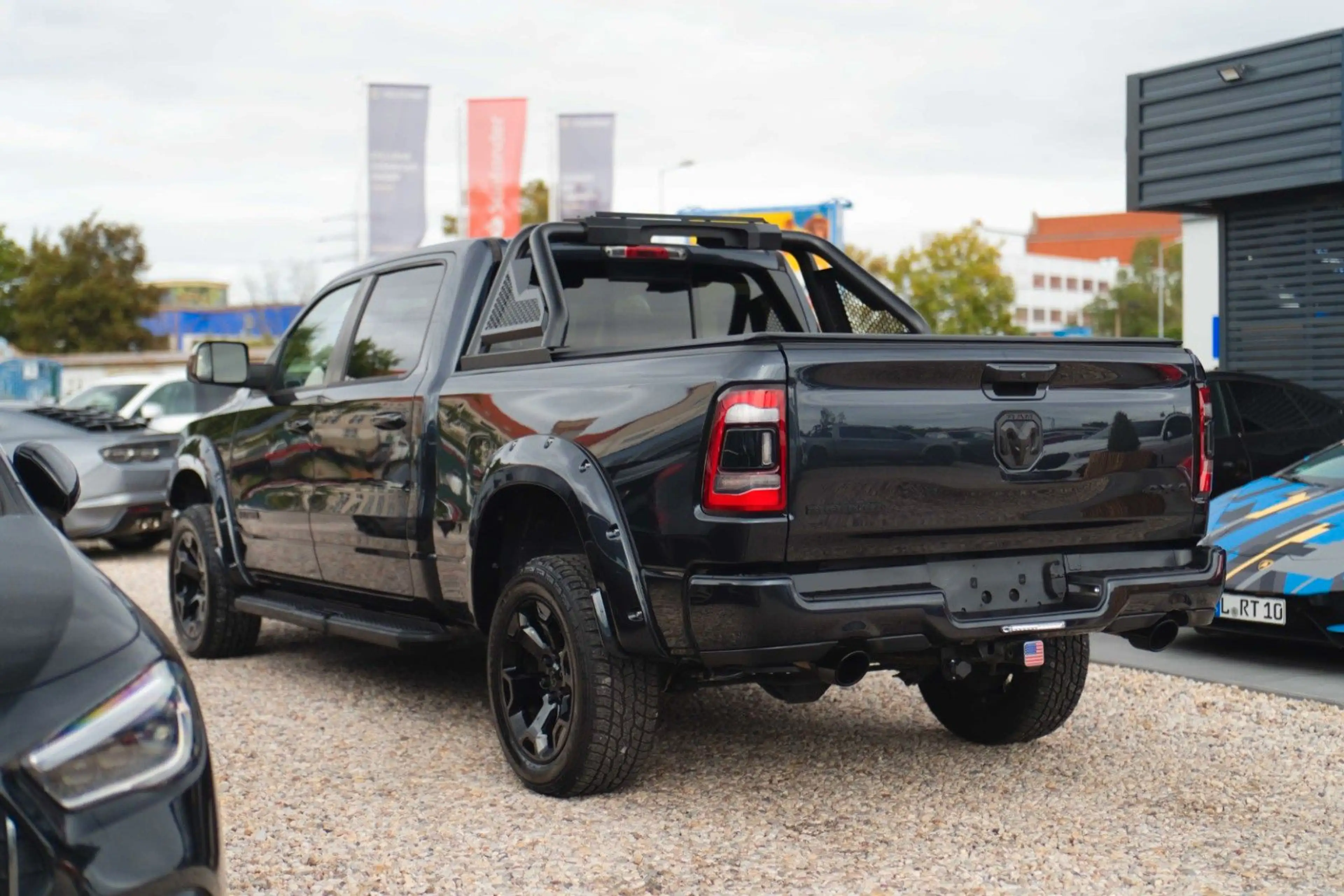 Dodge RAM 5.7 V8 HEMI 4x4 OFFROAD Night-Paket LONGBED — photo 7