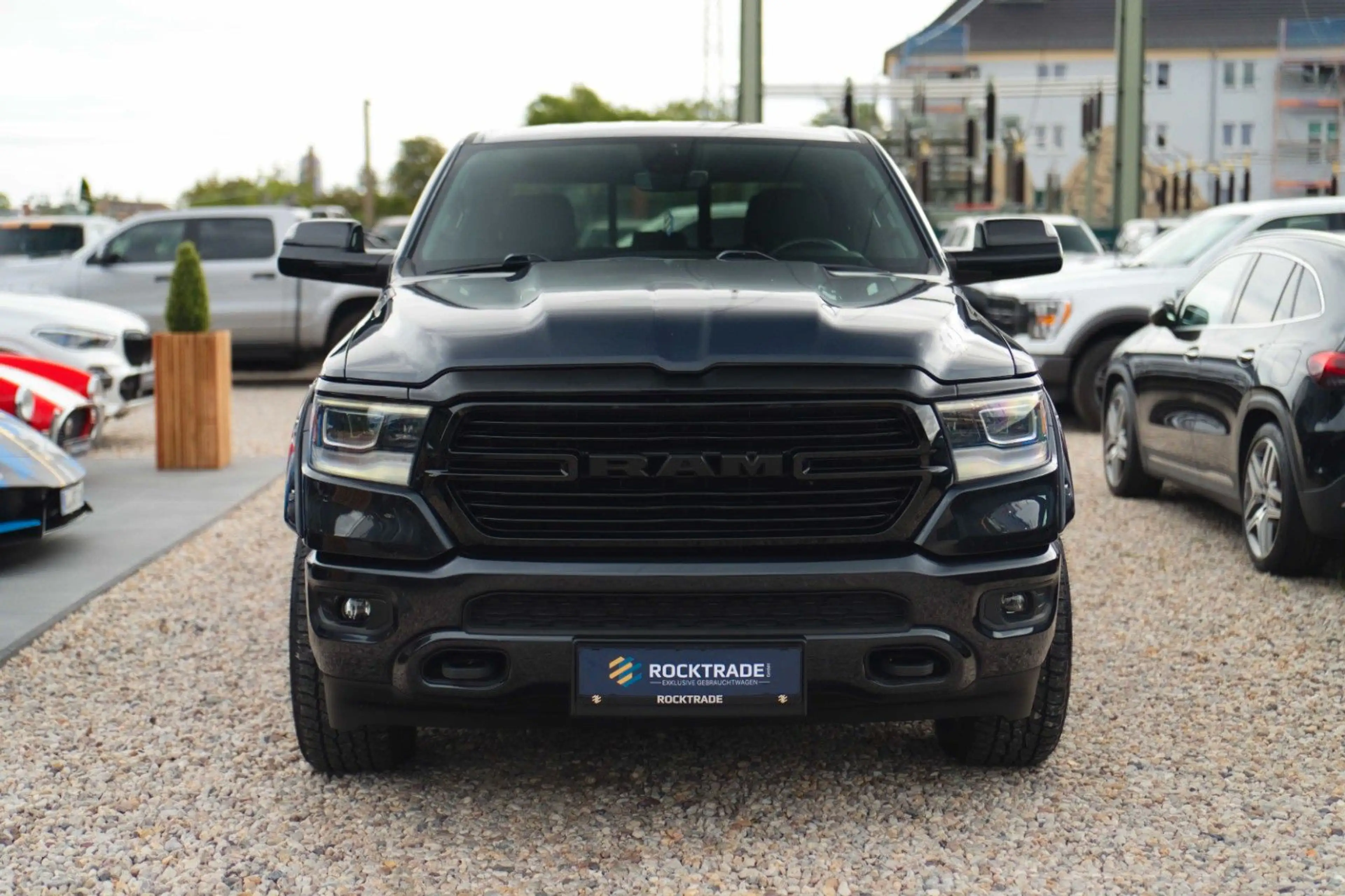 Dodge RAM 5.7 V8 HEMI 4x4 OFFROAD Night-Paket LONGBED — photo 2