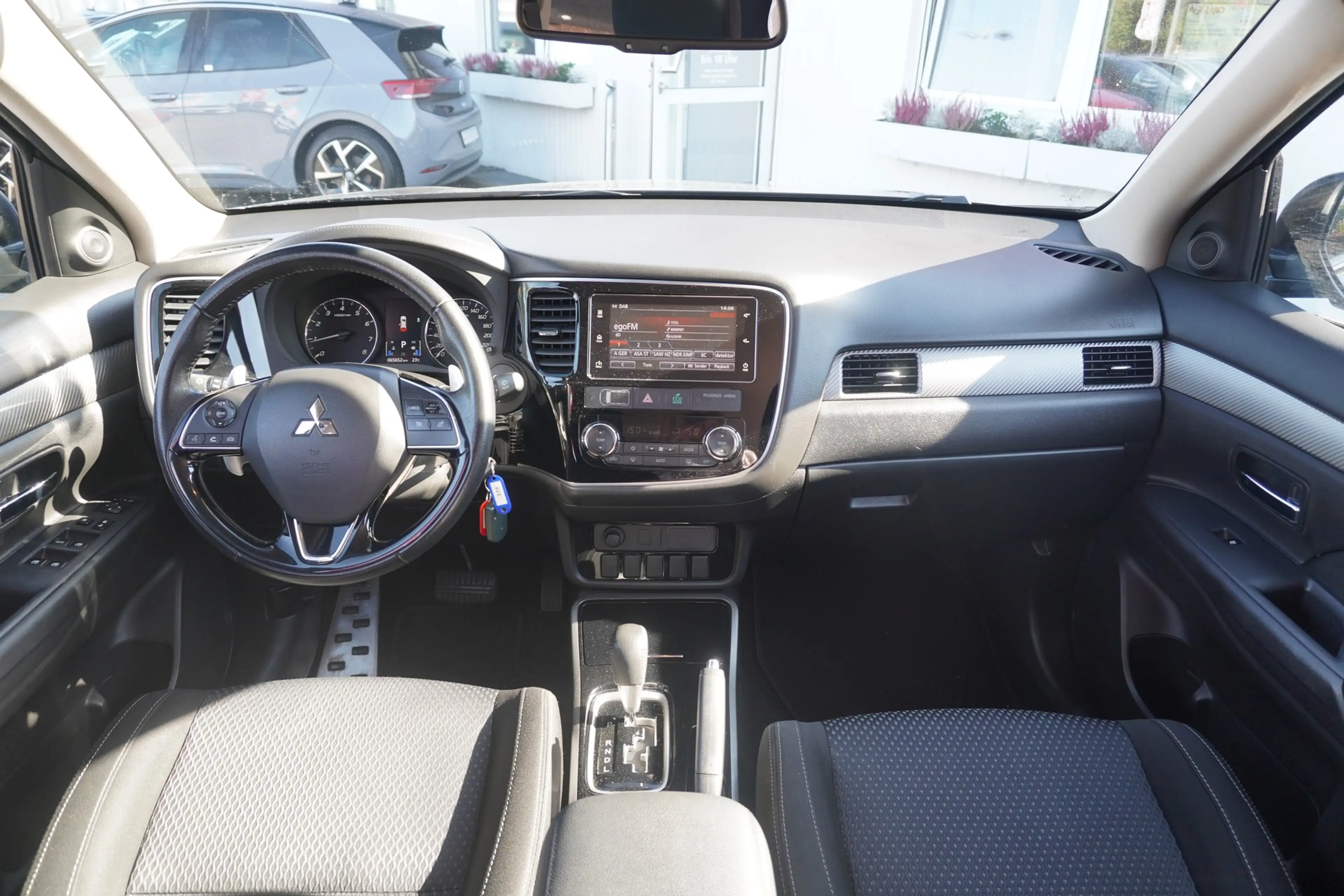 Mitsubishi Outlander 2.0 MIVEC Edition Kamera AHK Tempomat — photo 12