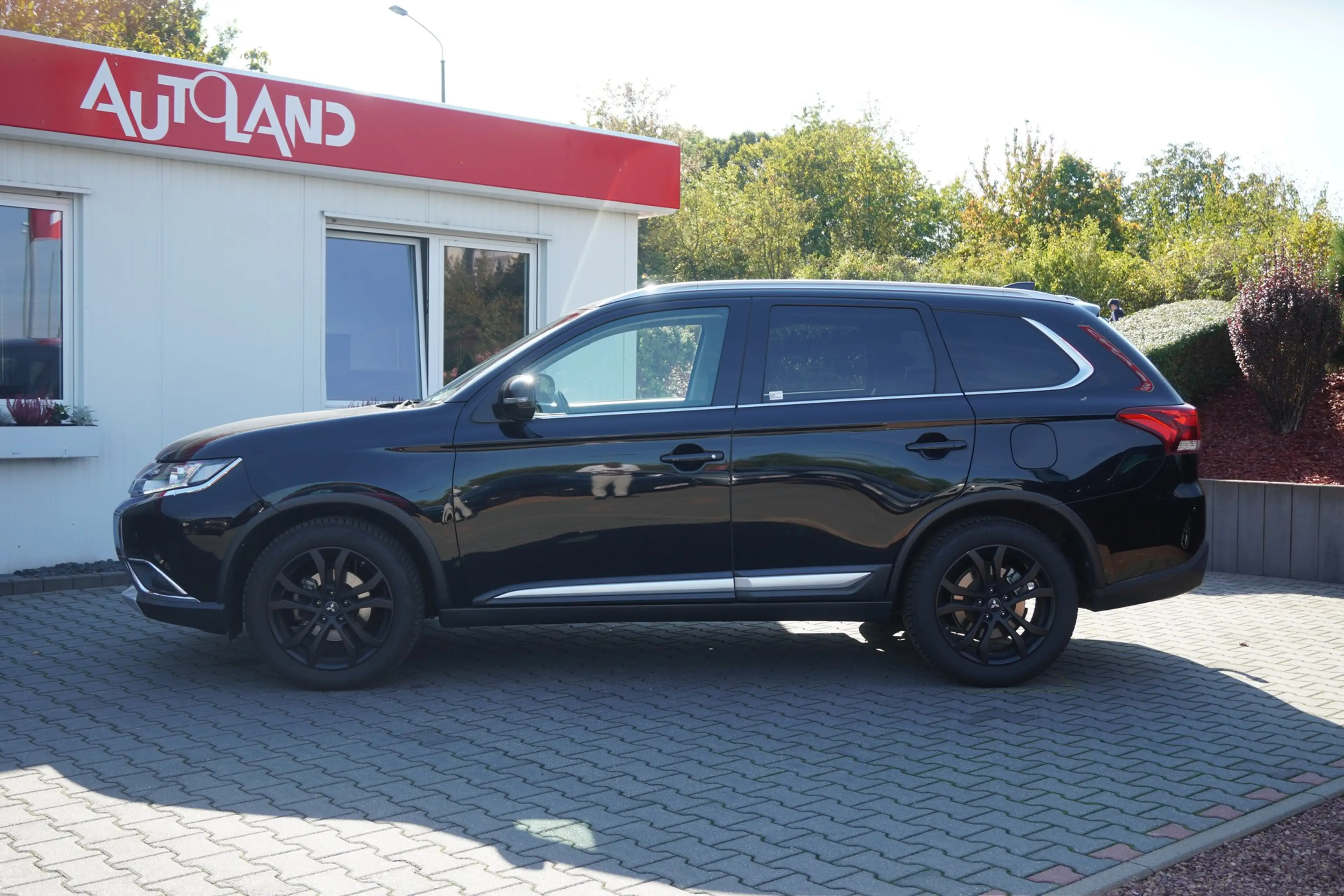 Mitsubishi Outlander 2.0 MIVEC Edition Kamera AHK Tempomat — photo 3