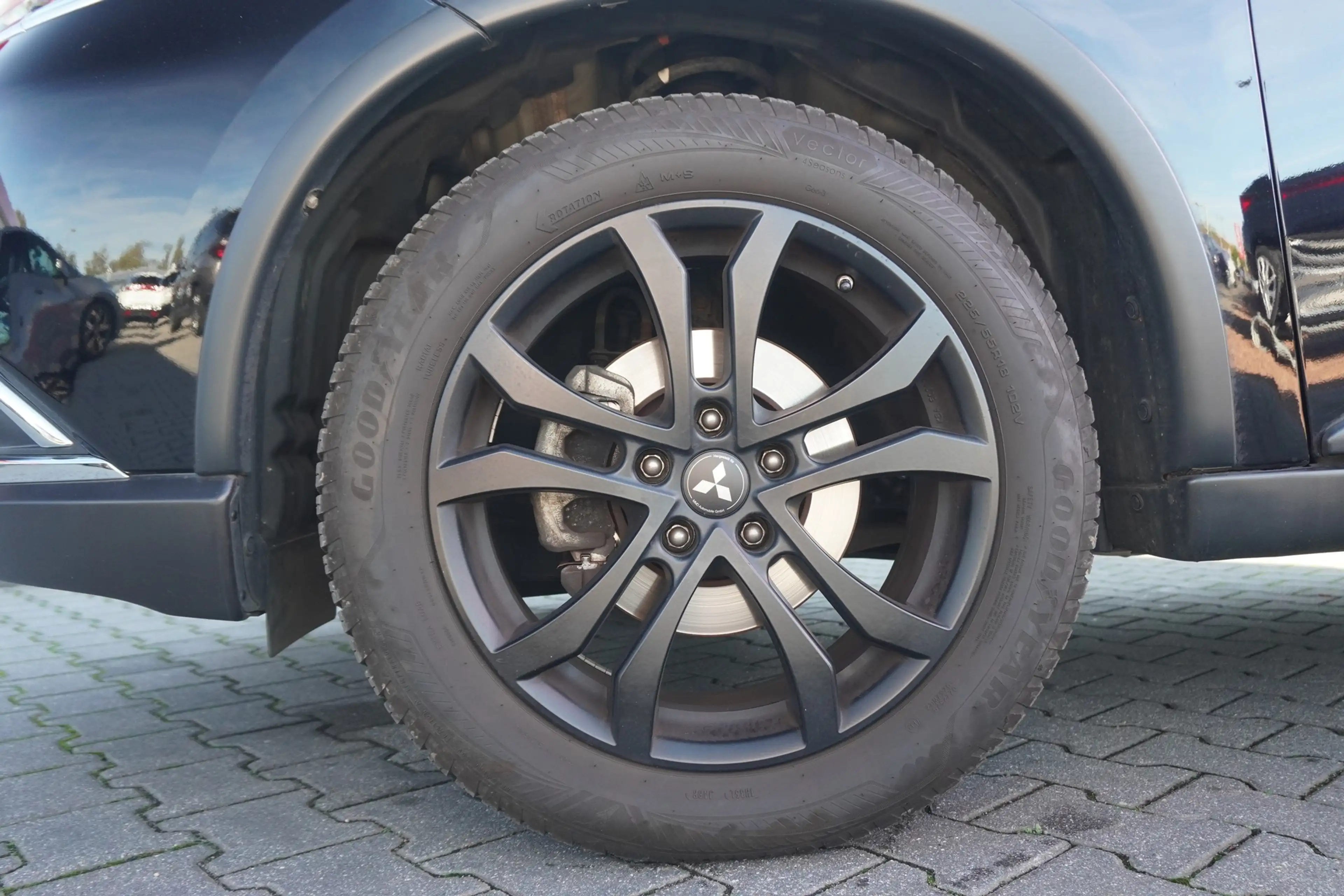 Mitsubishi Outlander 2.0 MIVEC Edition Kamera AHK Tempomat — photo 10
