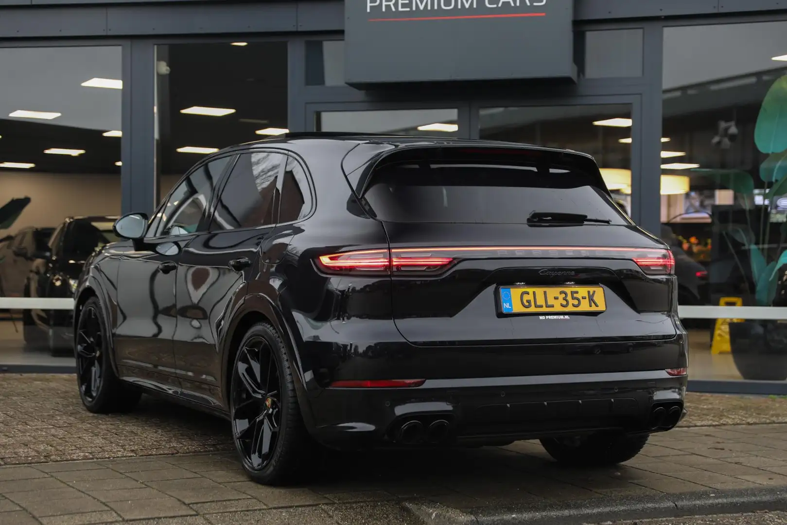 Porsche Cayenne 3.0 E-Hybrid | Nachtzicht assistent | Sportdesign Noir - 2
