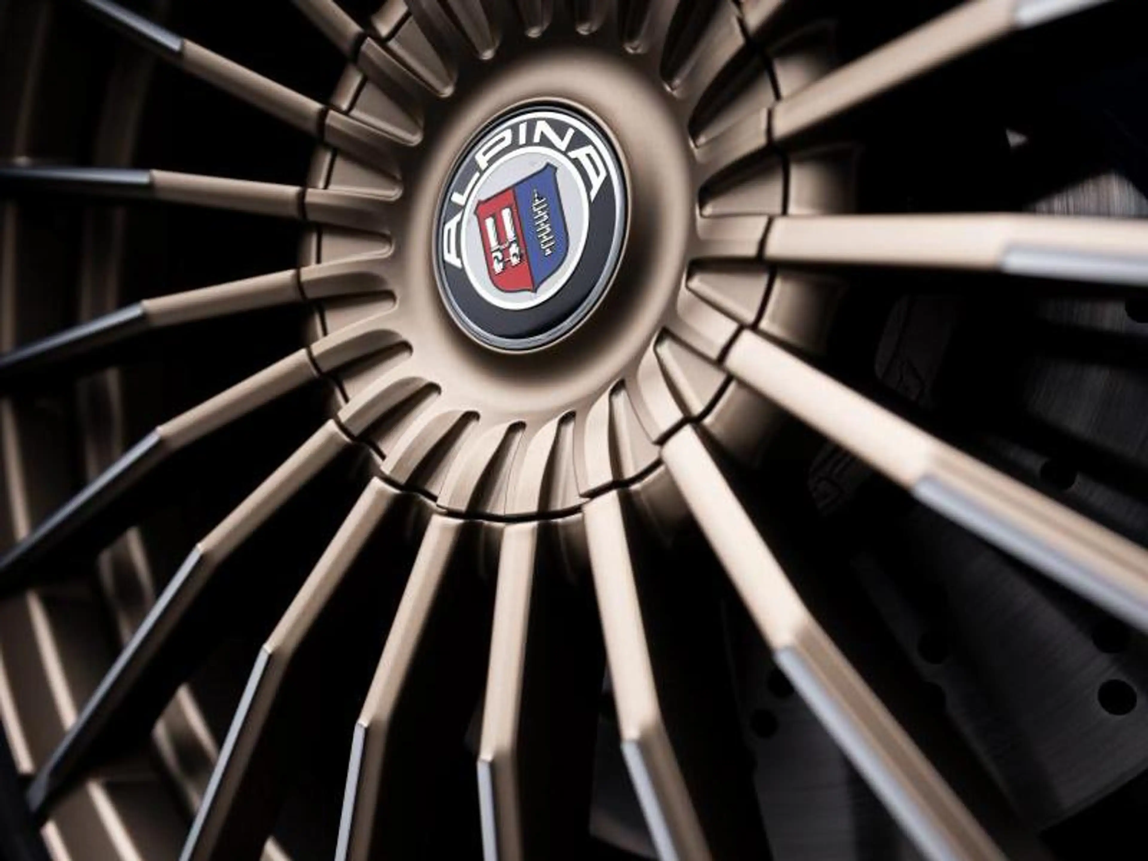 Alpina B4 GT — photo 14