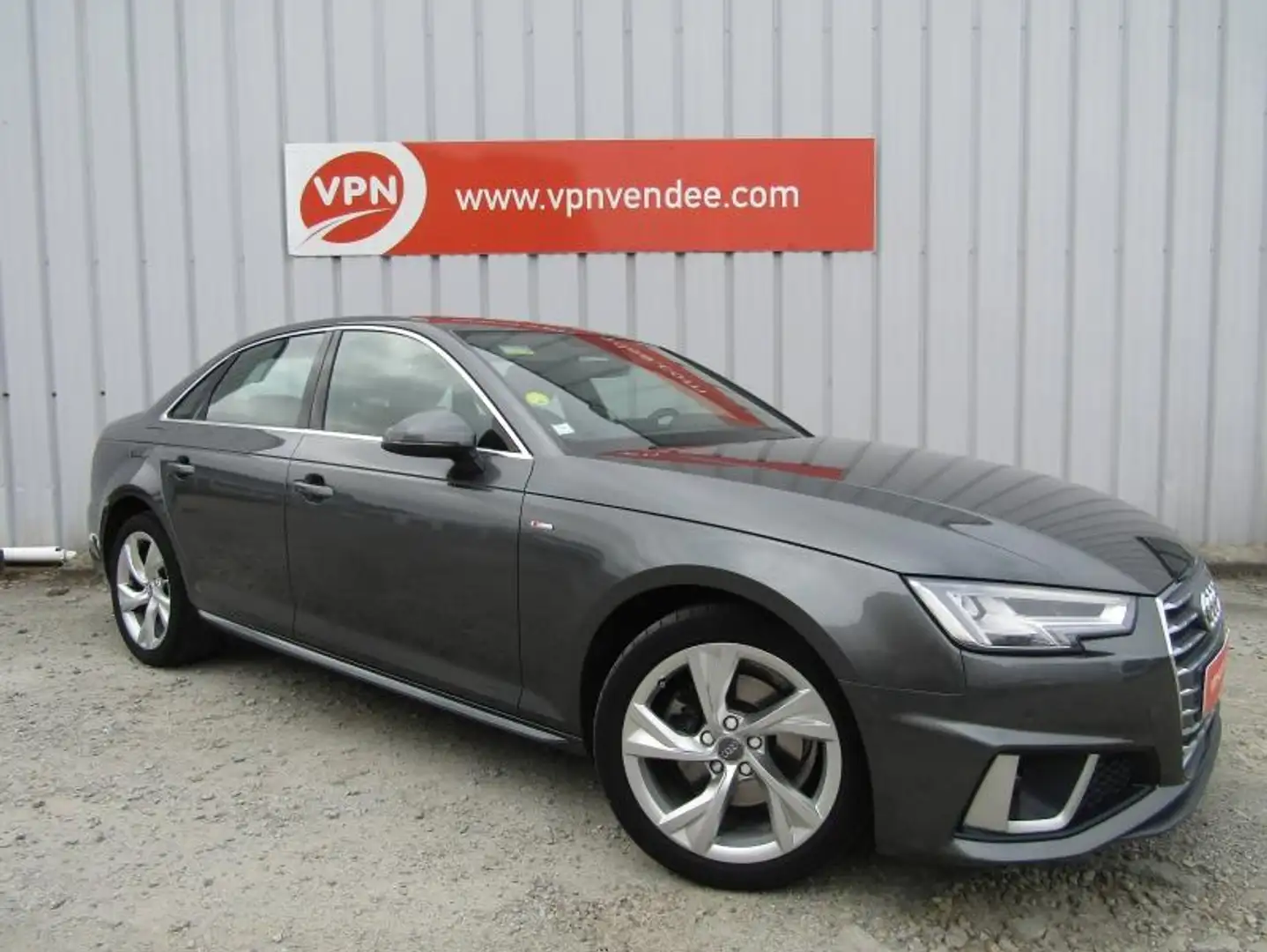 Audi A4 35 TDI 150ch S line S tronic 7 Euro6d-T Gris - 1