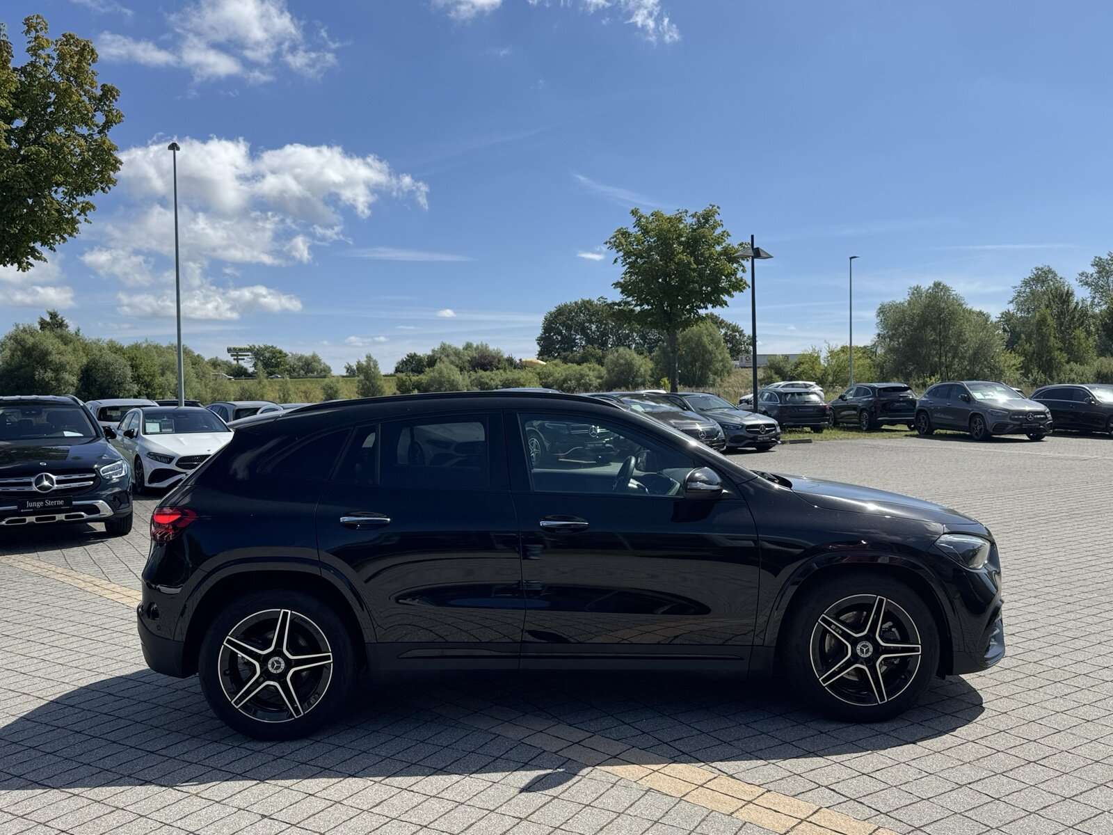 Mercedes-Benz GLA 180