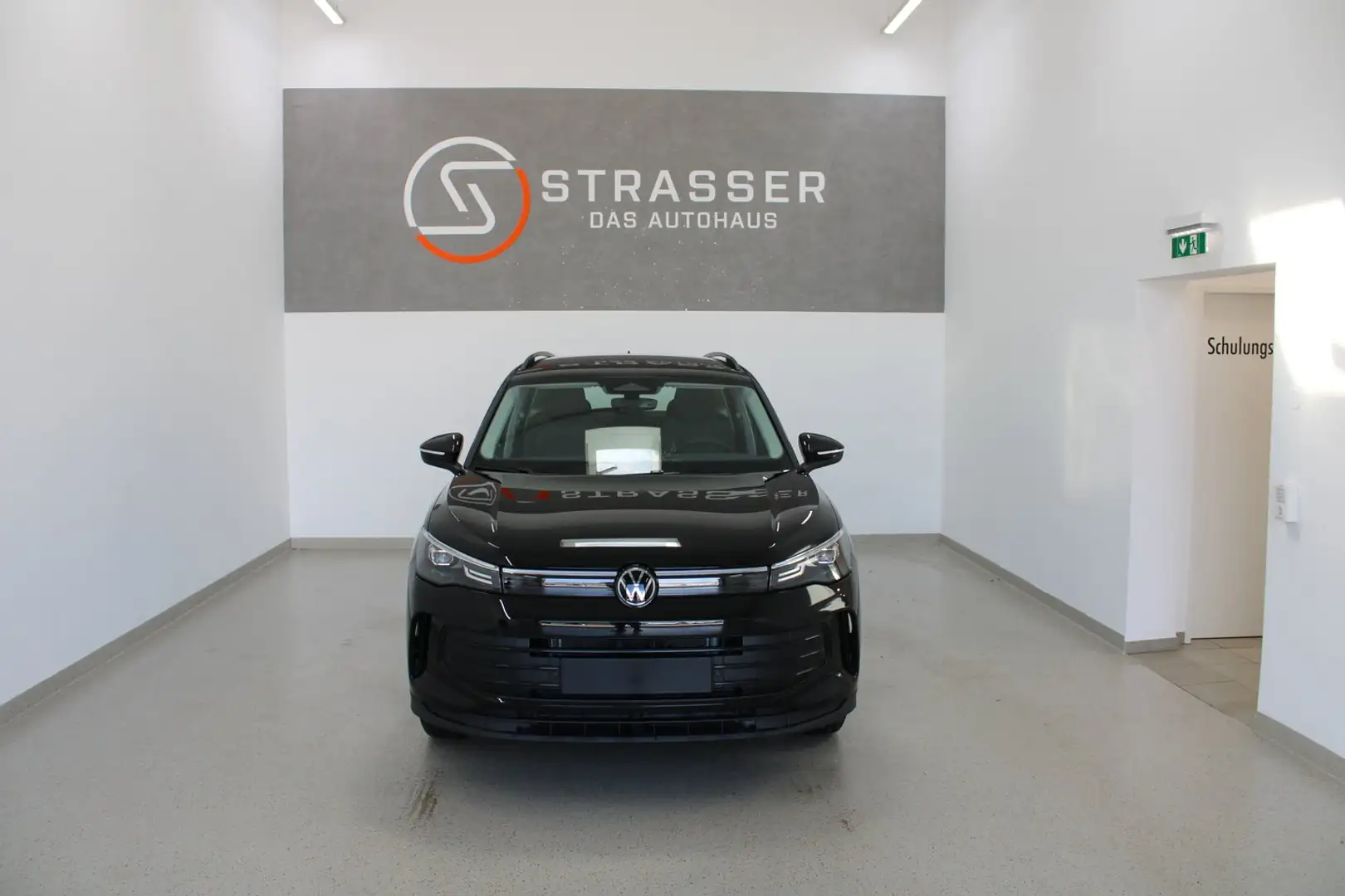 Volkswagen Tiguan 4Me eTSI DSG Schwarz - 2