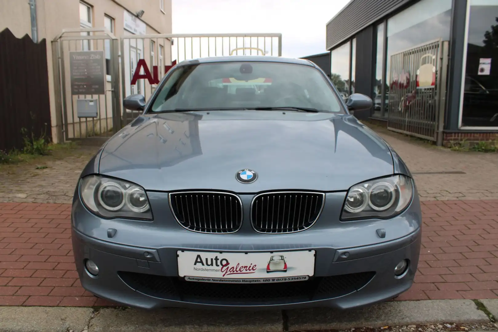 BMW 130 i Limousine|Automatik|Xenon|Navi|Alu Blau - 2
