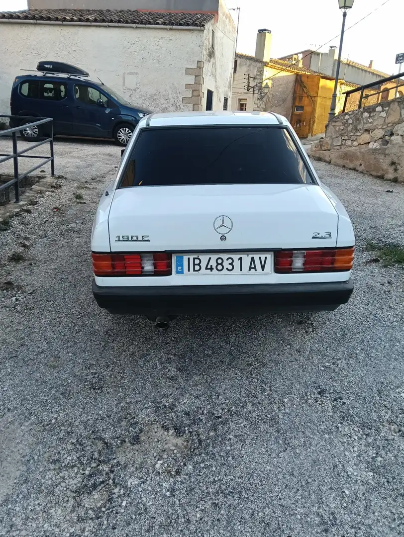 Mercedes-Benz 190 190E 2.3-8 - 2
