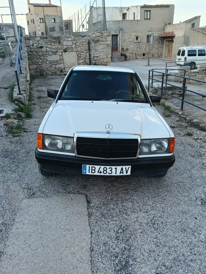 Mercedes-Benz 190 190E 2.3-8 - 1