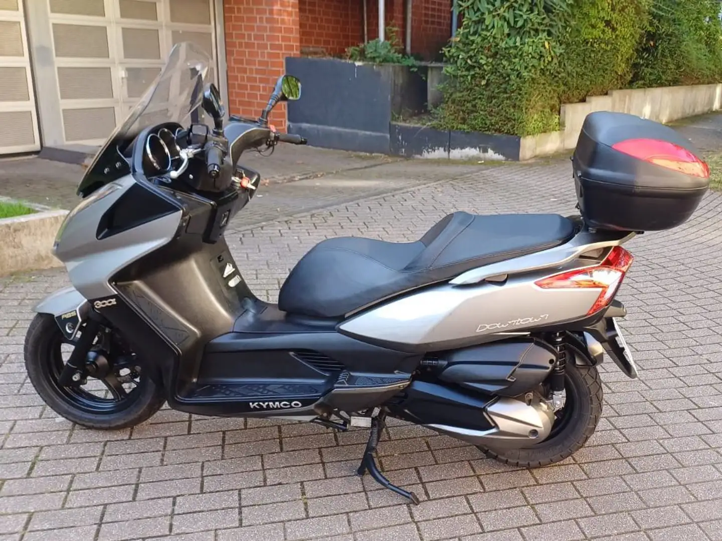 Kymco Downtown 300i ABS Gri - 1