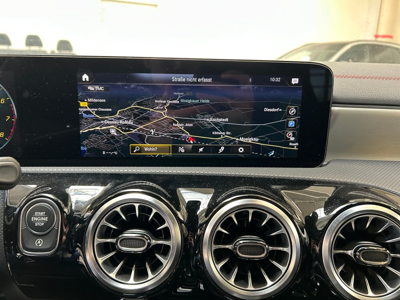 Mercedes-Benz CLA 200 SB AMG*MBUX High End*Night Paket — photo 10