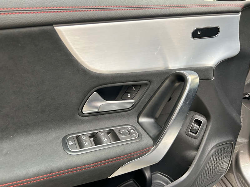 Mercedes-Benz CLA 200 SB AMG*MBUX High End*Night Paket — photo 9