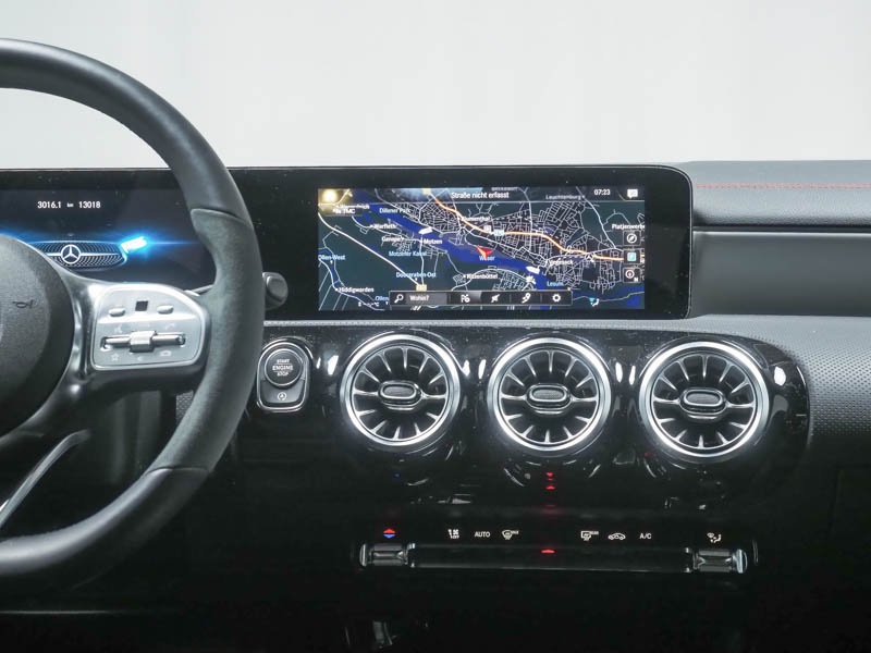 Mercedes-Benz CLA 200 SB AMG*MBUX High End*Night Paket — photo 6