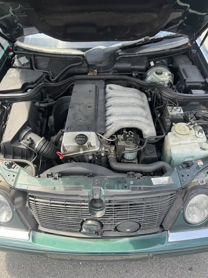 Mercedes-Benz E 300 Avantgarde * Navi * Xenon * Weinig kilometers *, foto 6