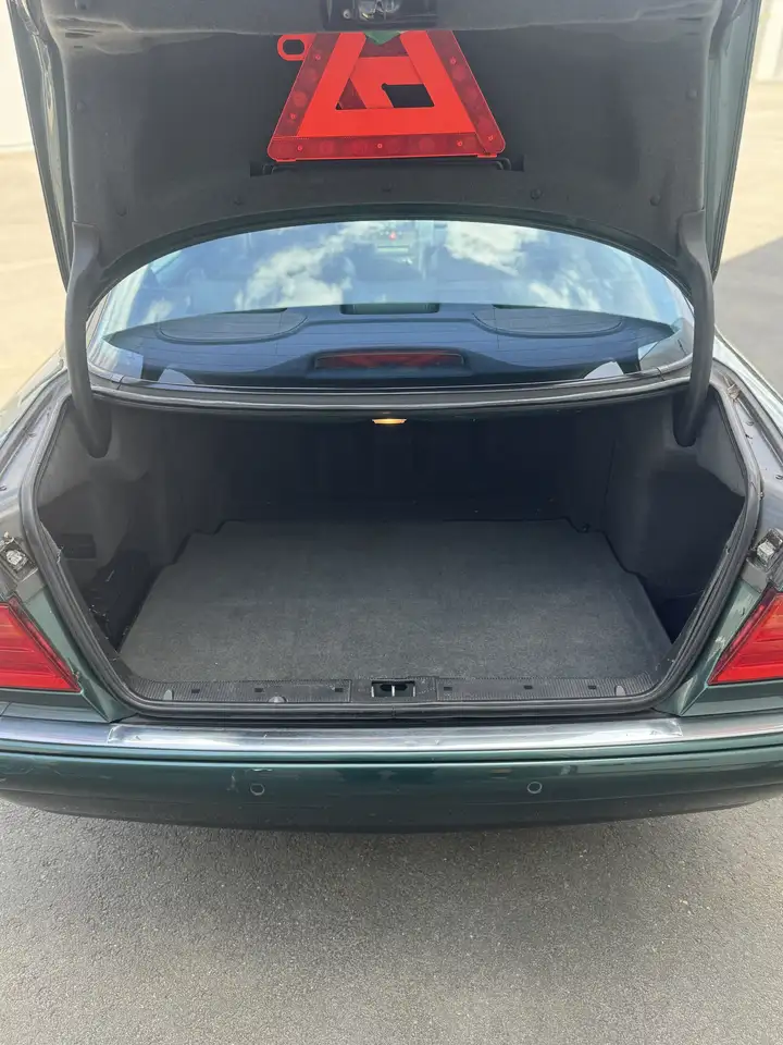 Mercedes-Benz E 300 Avantgarde * Navi * Xenon * Weinig kilometers *, foto 5