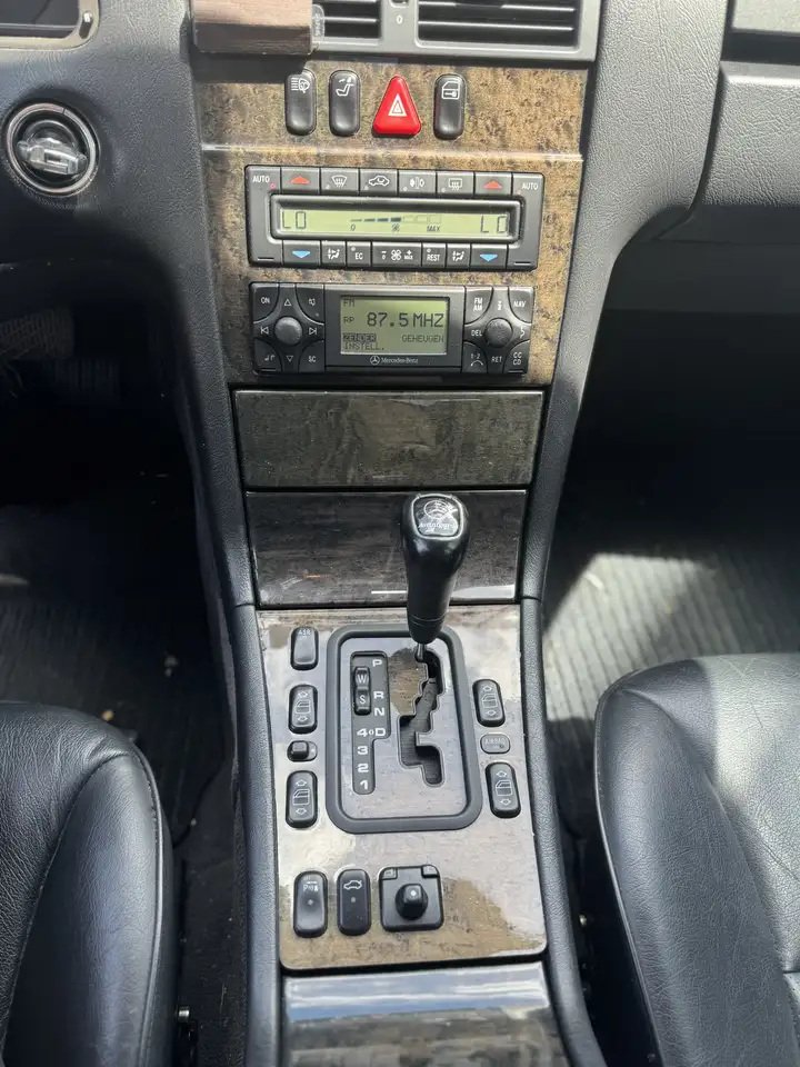 Mercedes-Benz E 300 Avantgarde * Navi * Xenon * Weinig kilometers *, foto 9