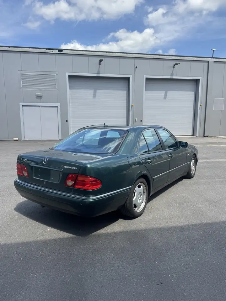 Mercedes-Benz E 300 Avantgarde * Navi * Xenon * Weinig kilometers *, foto 4