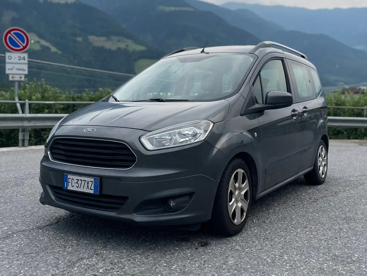 Ford Tourneo Courier 1.5 TDCI Grigio - 1