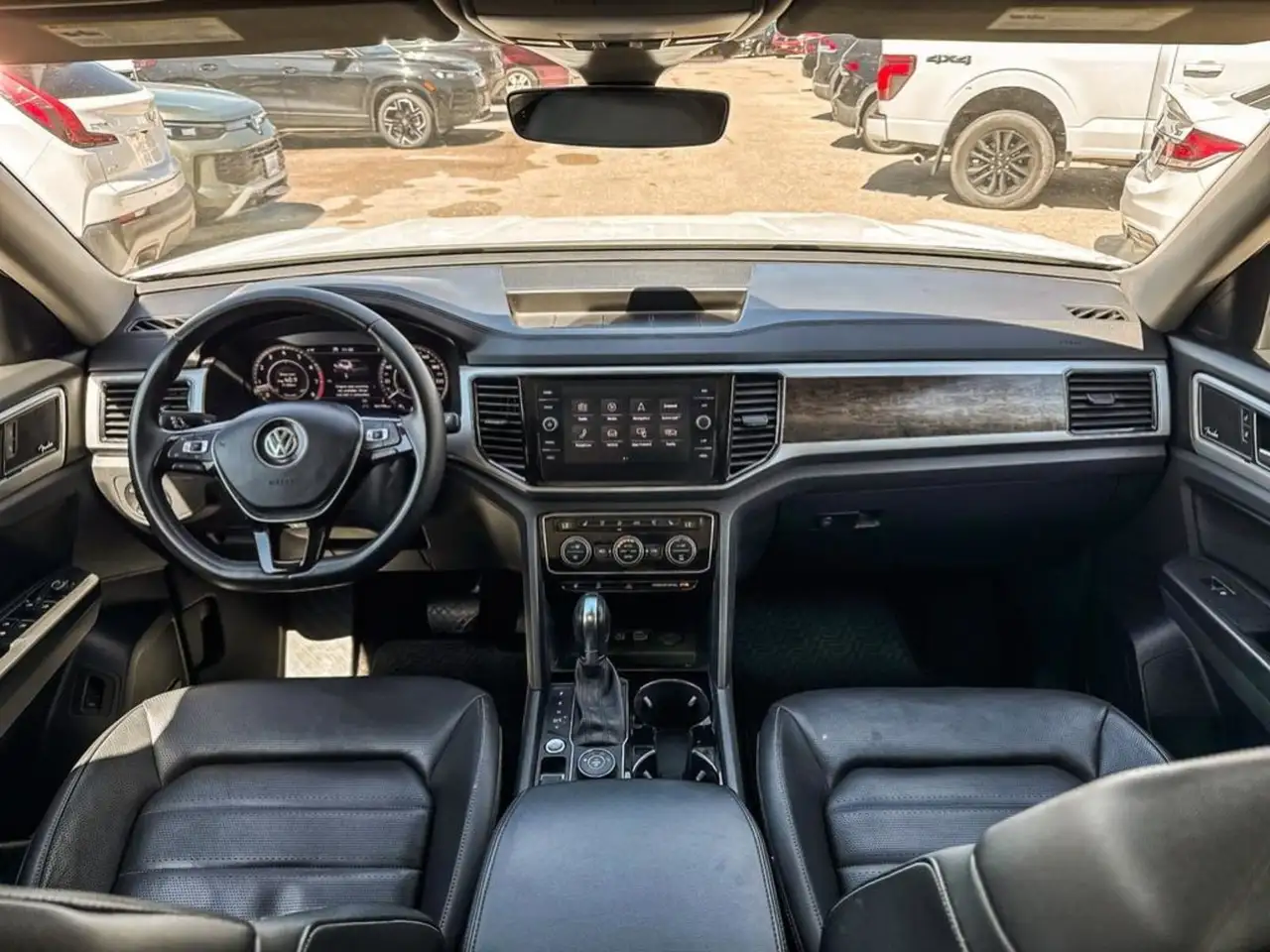 Volkswagen Atlas photo Volkswagen Atlas