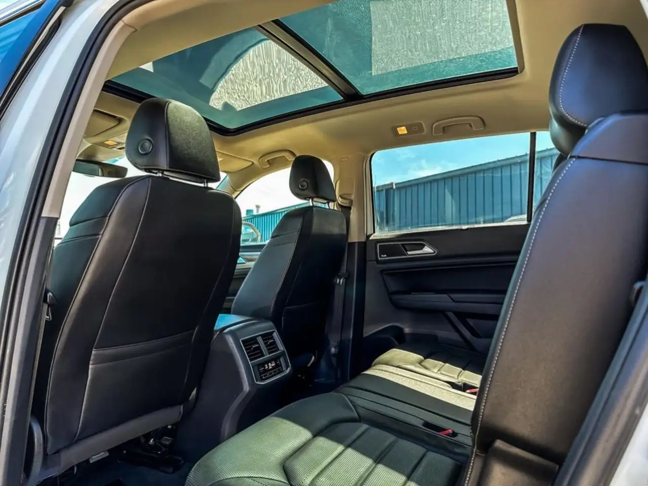 Volkswagen Atlas photo Volkswagen Atlas