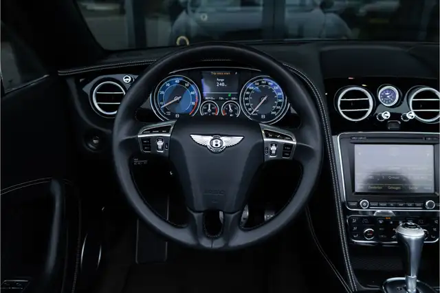 Bentley Continental GTC view 14