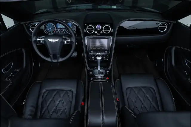 Bentley Continental GTC view 11