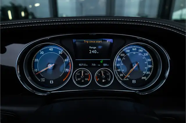 Bentley Continental GTC view 15
