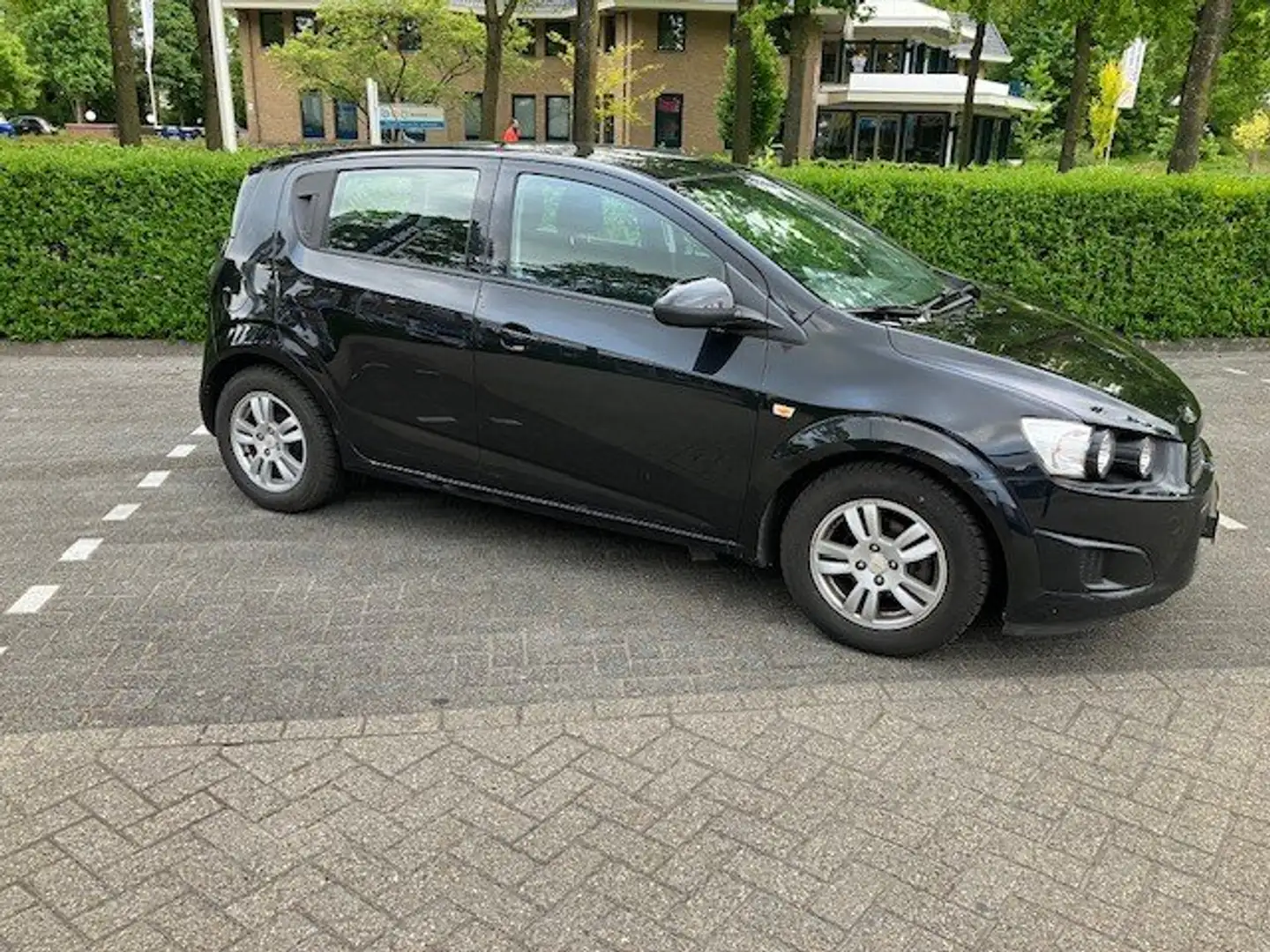 Chevrolet Aveo 1.2 LS Чорний - 2