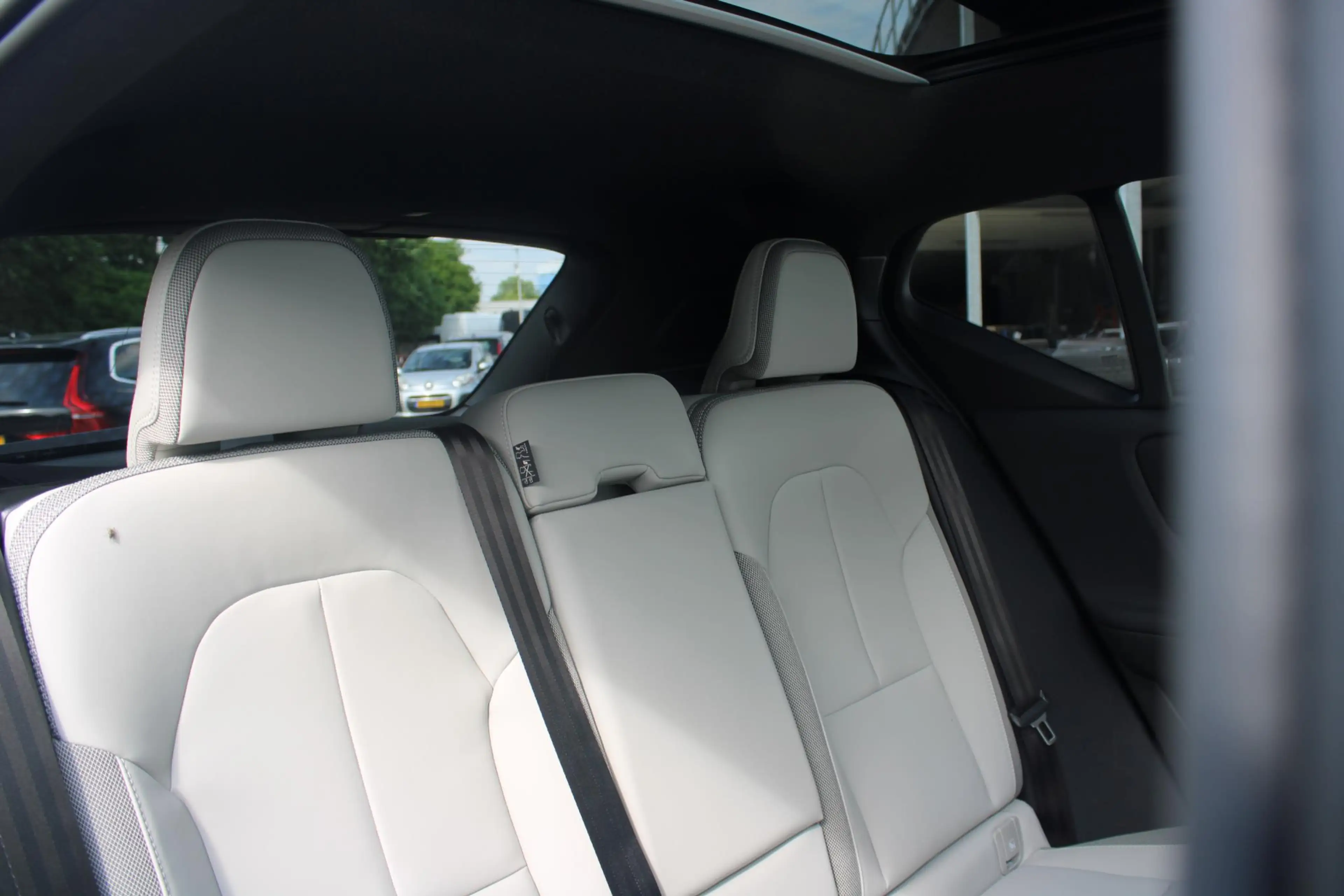 Volvo EX40 Single Motor Extended Range Ultra Europa 82 kWh | — photo 5