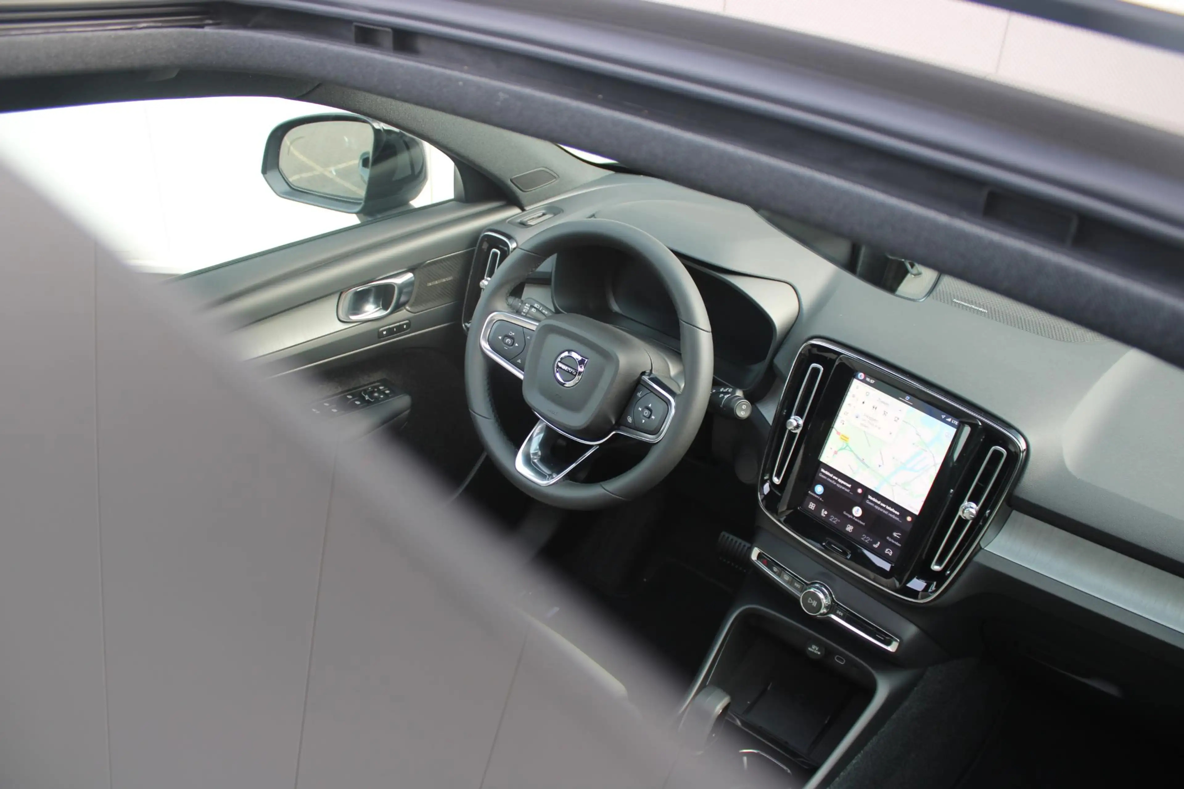 Volvo EX40 Single Motor Extended Range Ultra Europa 82 kWh | — photo 13
