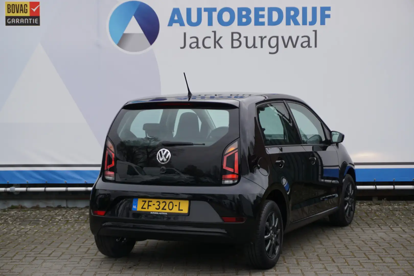 Volkswagen up! 1.0 BMT move up! Bleutooth | Airco * All in prijs Schwarz - 2